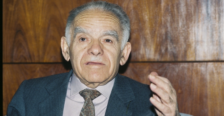 **FILE** Portrait of former Israeli Prime Minister Yitzhak Shamir at his office in Jerusalem on April 22, 1992. Shamir was Prime Minister from 1983 to 1984 and again from 1986 to 1992. Photo by Flash90. *** Local Caption *** ???? ????
??? ?????
???
?????
??? ???
????????
??????
