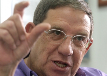Carmi Gilon formerly head of Israel's intelligence agency - the Shin Bet -during an interview with Maariv in Mevaseret Tzion,Jerusalem. Jan 29 2007. Photo By Orel Cohen/FLASH90 *** Local Caption *** ???? ?????
??? ???"?