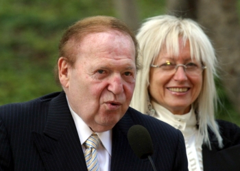 American casino magnate Sheldon Adelson is seen during a ceremony to honor donors at Yad Vashem Holocoust memorial in Jerusalem Friday Oct. 27, 2006. American casino magnate Sheldon Adelson has pledged $25 million (euro20 million) to Israel's Yad Vashem Holocaust Memorial, the largest gift ever given to the museum by a private donor, Yad Vashem officials said.Photo by Alex Kolomoisky / Flash90 /POOL *** Local Caption *** ?? ???
????? ??????
???? ????