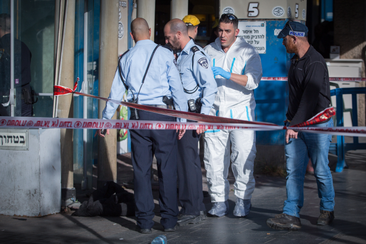 The Scene of a terror attack where a Palestinian man stabbed an Israeli man at the Central Bus Station in Jerusalem, on December 10, 2017. Photo by Yonatan Sindel/Flash90 *** Local Caption *** ???? ??????
???? ???
???????
????
?????
?????