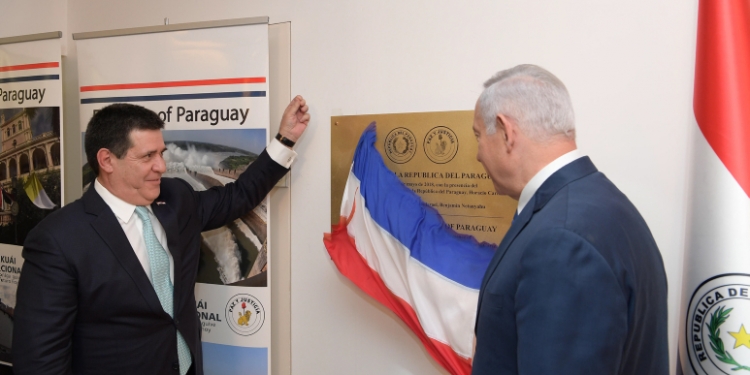 Prime Minister Benjamin Netanyahu (R) and Paraguayan President Horacio Cartes at the official opening ceremony of the Paraguay embassy in Jerusalem on May 21, 2018. Photo by Amos Ben Gershom/GPO  *** GPO HANDOUT EDITORIAL USE ONLY/NO SALES*** *** Local Caption *** 
???????
???
?????? ??????
??? ?????
?????
????
???????