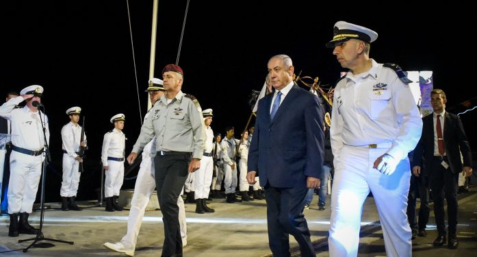 Israeli Prime Minister Benjamin Netanyahu and IDF Chief of Staff Aviv Kochavi arrive to a graduating ceremony for new Israel Navy Officers in Haifa Naval Base, Northern Israel on March 6, 2019. Photo by Meir Vaknin/Flash90 *** Local Caption *** ????
????
???
????
?????
?????
?????
???? ??????
??? ???
?????? ??????
??? ??????
???? ?????
??????