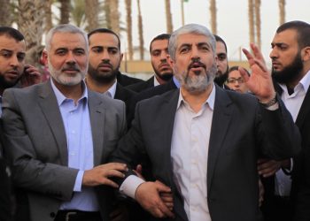 Hamas leader in exile Khaled Meshaal greets members of the Palestinian family of Kamal al-Nayrab, the killed leader of the Popular Resistance Committees in Rafah, southern Gaza Strip on December 10, 2012. Exiled Hamas chief Khaled Meshaal left Gaza after a historic first visit to the tiny Palestinian enclave.Photo by Abed Rahim Khatib / Flash 90 *** Local Caption *** ????
???
???? ????
???????
????????
???????
???????