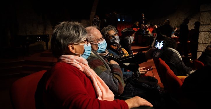 People arrive to watch the "Blithe Spirit" theatre show at the Khan theatre in Jerusalem on February 23, 2021. The theatres were opened this week for people who have been vaccinated or have recovered from COVID-19. Photo by Yonatan Sindel/Flash90 *** Local Caption *** ?????
??????
???
??????
????
????
?????
??????
??????
?????