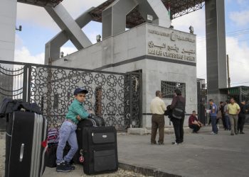 Palestinians wait for travel permits to cross into Egypt, at the Rafah border crossing between Egypt and the southern Gaza Strip, on June 13, 2015. Egyptian authorities opened the Rafah border crossing on Saturday for three days, officials said. Rafah is the only major crossing between impoverished Gaza, home to 1.8 million Palestinians, and the outside world that does not border Israel, which blockades the strip and allows passage mainly on humanitarian grounds. Egypt shut the crossing in October last year after Islamist militants in Egypt's adjacent Sinai region killed members of its security forces. Since then, it opened the crossing partially and on a few occasions to allow thousands of Palestinians to travel in and out of the Gaza Strip. Photo by Abed Rahim Khatib/Flash90 *** Local Caption *** ???
????????
??????
??????
?????
????
????
????
???????
????