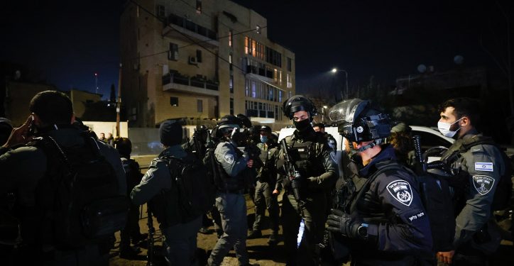 Police guard in the East Jerusalem neighborhood of Sheikh Jarrah, February 13, 2022. Photo by Olivier Fitoussi/Flash90 *** Local Caption *** ???? ????
???? ???????
???????
????? ???
??????
?????
??????
?????
???? ?'???