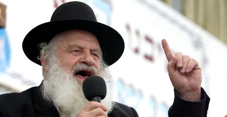 Rabbi Uri Zohar  take part in a mass rally  support in   Former Knesset member Shlomo Benizri who sentenced to four years in prison for corruption. August 20 2009. Photo by Abir Sultan/ Flash90 
 *** Local Caption *** ?????
???? ??????
??? ?????
?????
??? ???
???? ????
???? ???