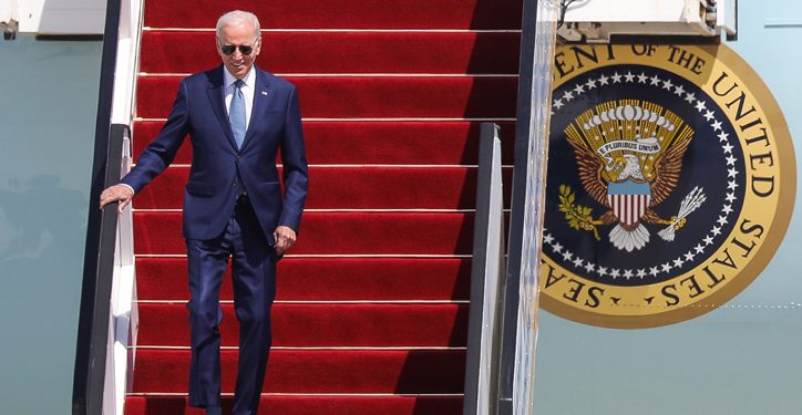 US president Joe Biden arrives at Ben Gurion Airport near Tel Aviv on July 13, 2022, for his first official visit to Israel since becoming US president. Photo by Noam Revkin Fenton/Flash90 *** Local Caption *** ????? ?????
???? 
???"?
????
??????
?'? ?????