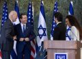 US president Joe Biden and Israeli president Isaac Herzog speak with Israeli singers Yuval Dayan and Ran Dankner during a ceremony at the President's Residence in Jerusalem, on July 14, 2022. Joe Biden on his first official visit to Israel since becoming US president. Photo by Yonatan Sindel/Flash90 *** Local Caption *** ????? ?????
???? 
???"?
????
??????
?'? ?????
????
?????
??? ?????
???? ????
?? ?????